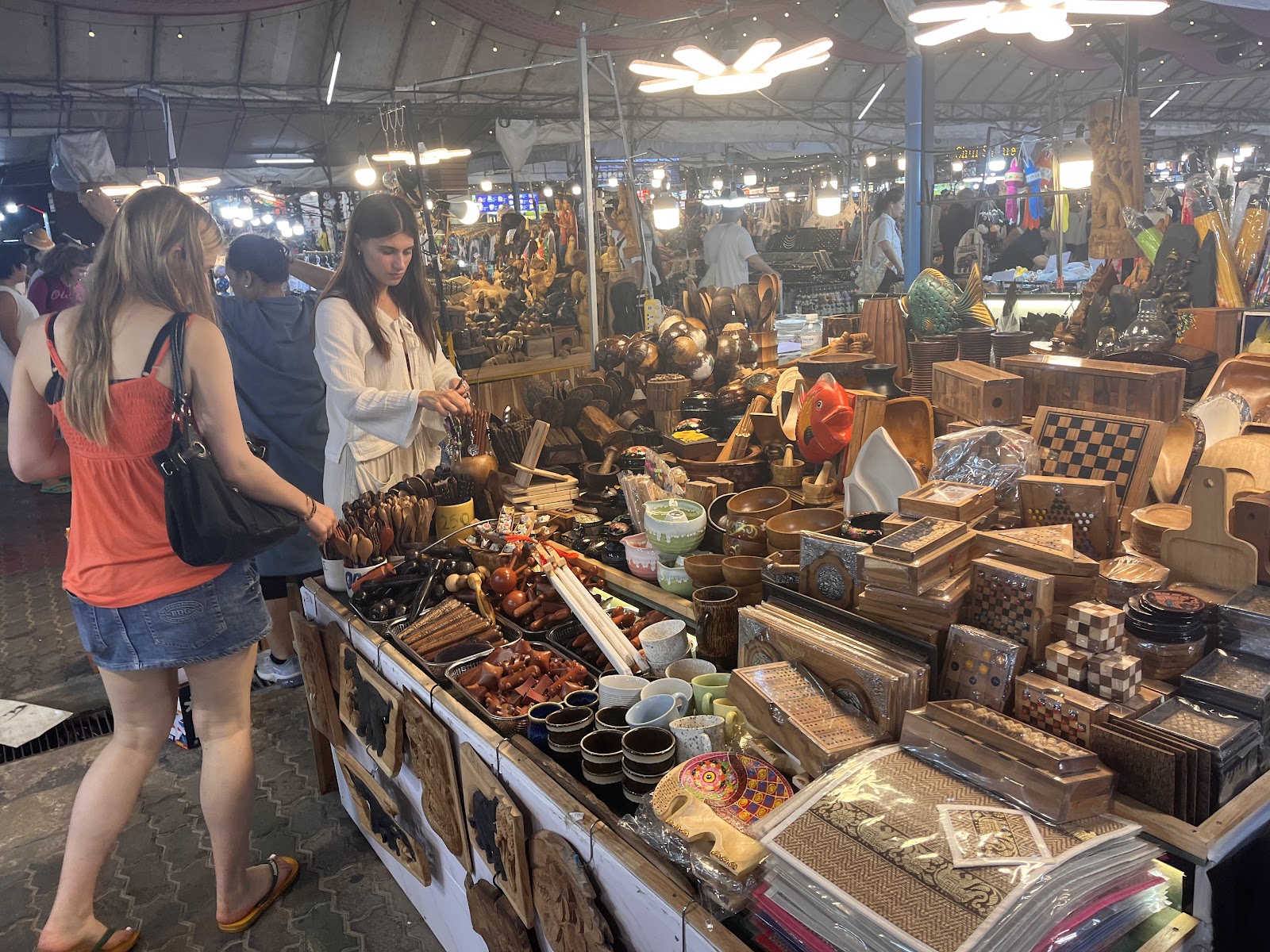 Chang Klan / Night Bazaar — נוף 2