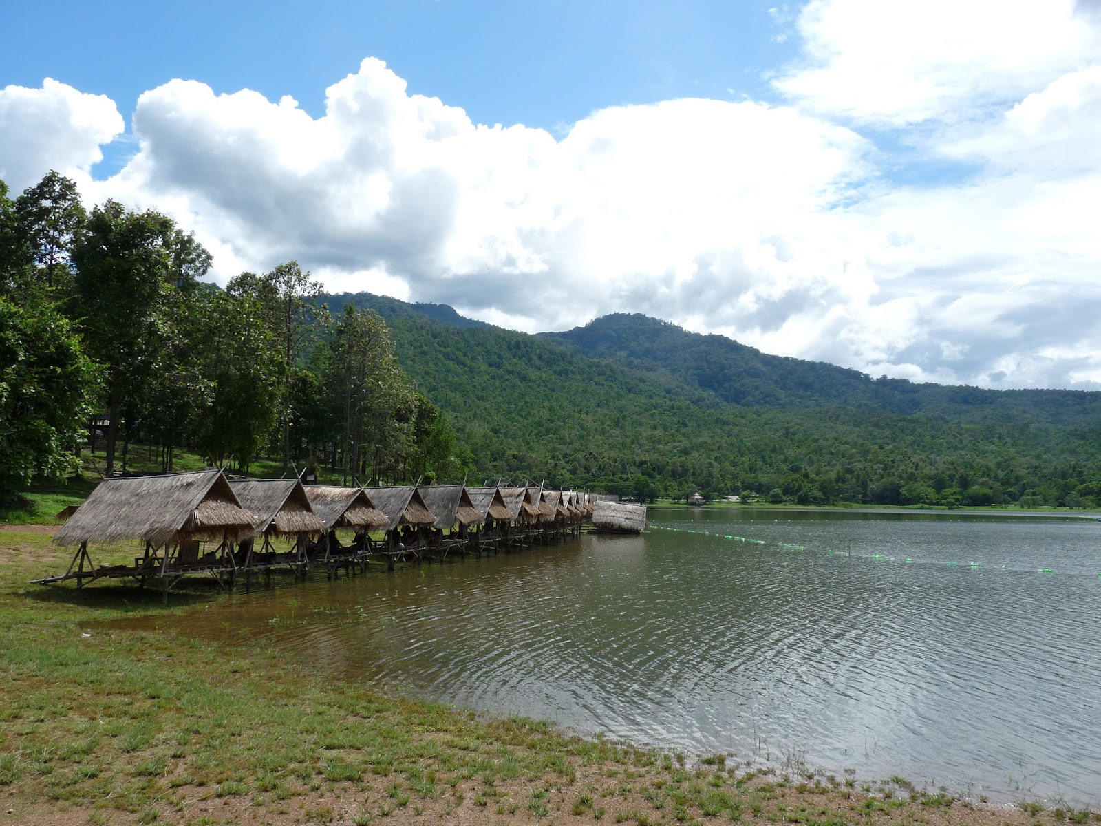 Bamboo huts over the water at Huai Tueng Thao