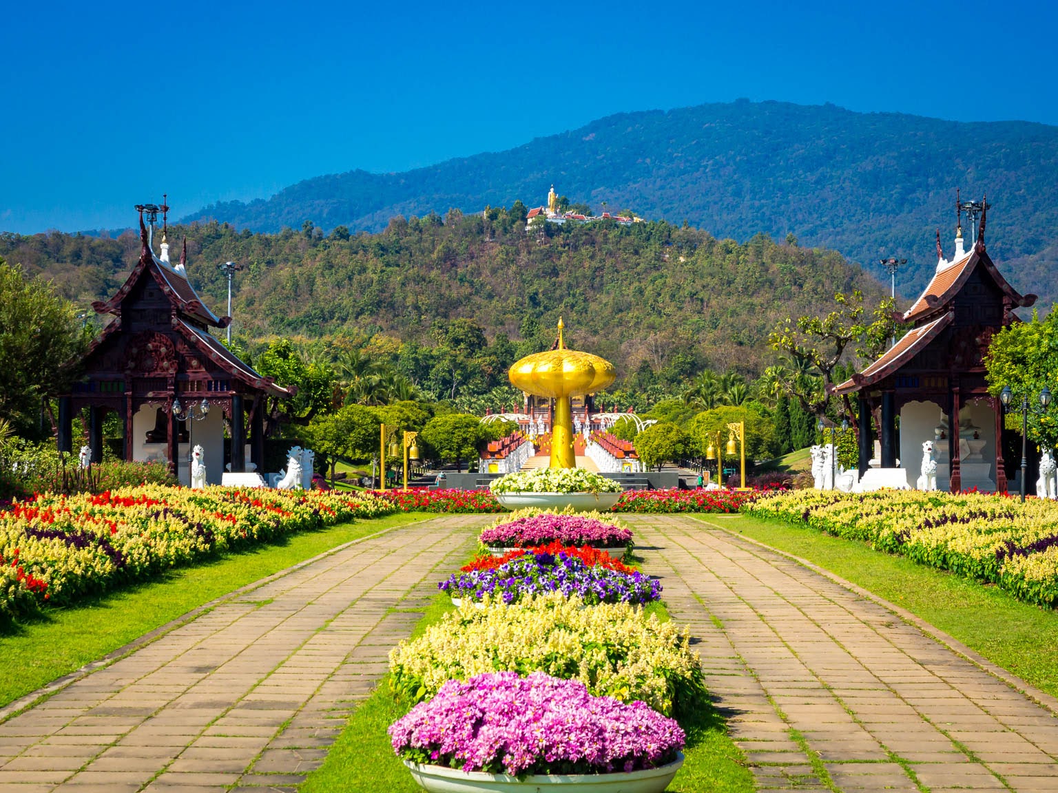 The royal pavilion at Rajapruek
