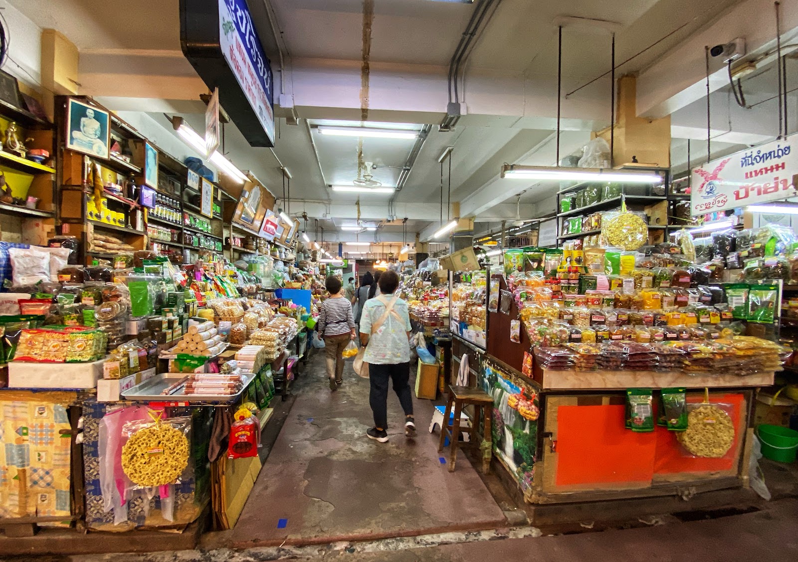 Snacks and produce at Warorot Market