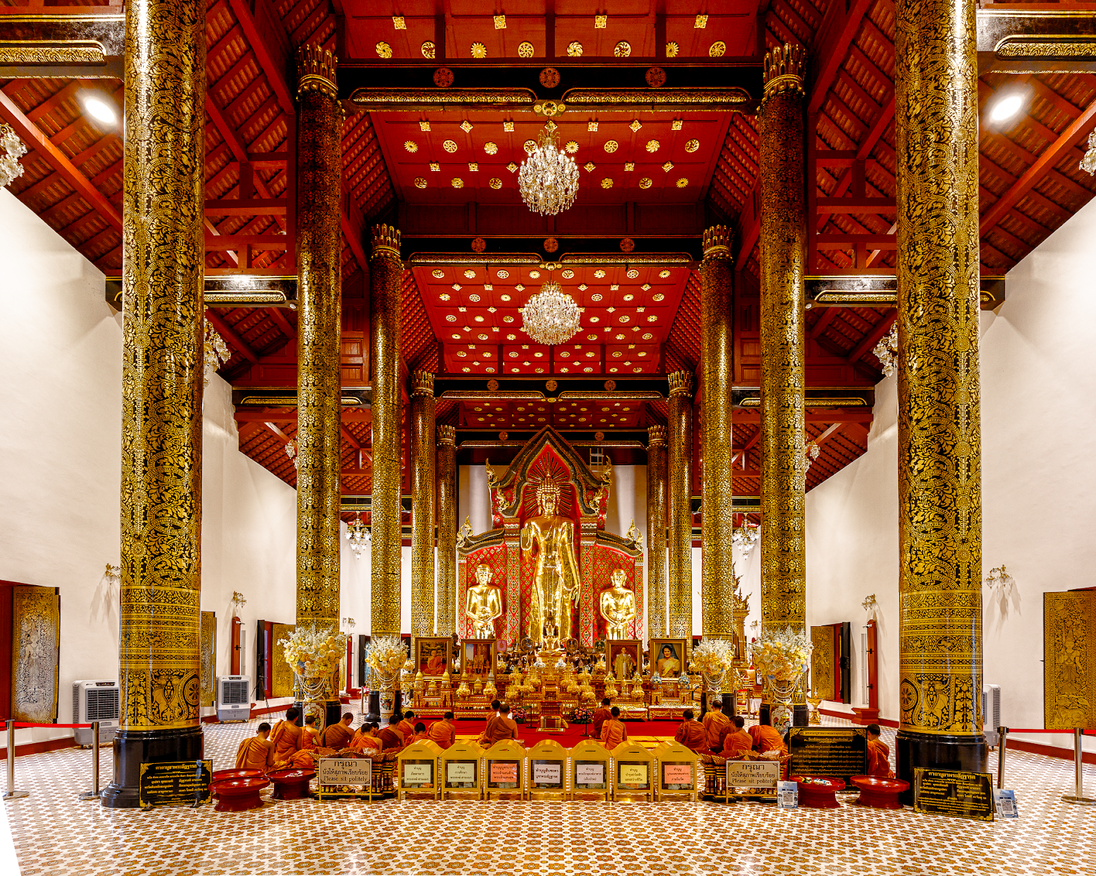 Elephant carvings at Wat Chedi Luang