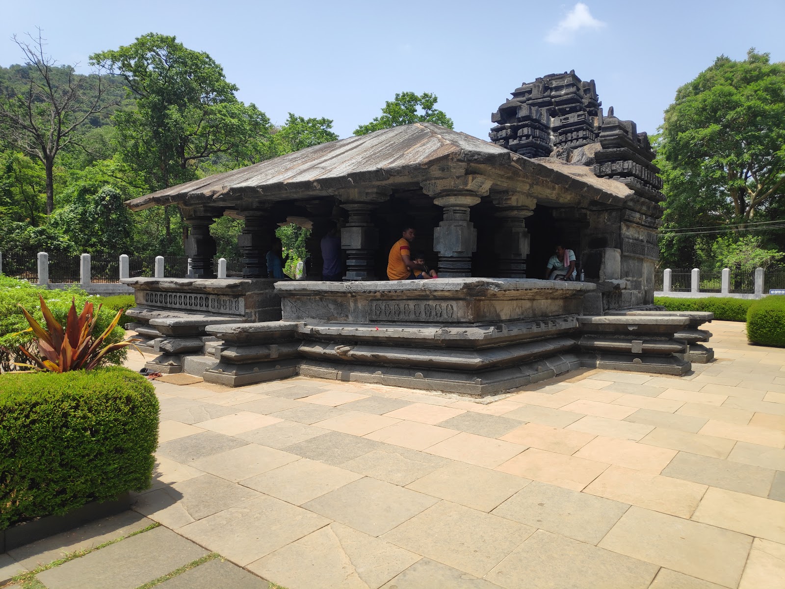 Kadamba Shri Mahadeva Temple, Tambdisurla