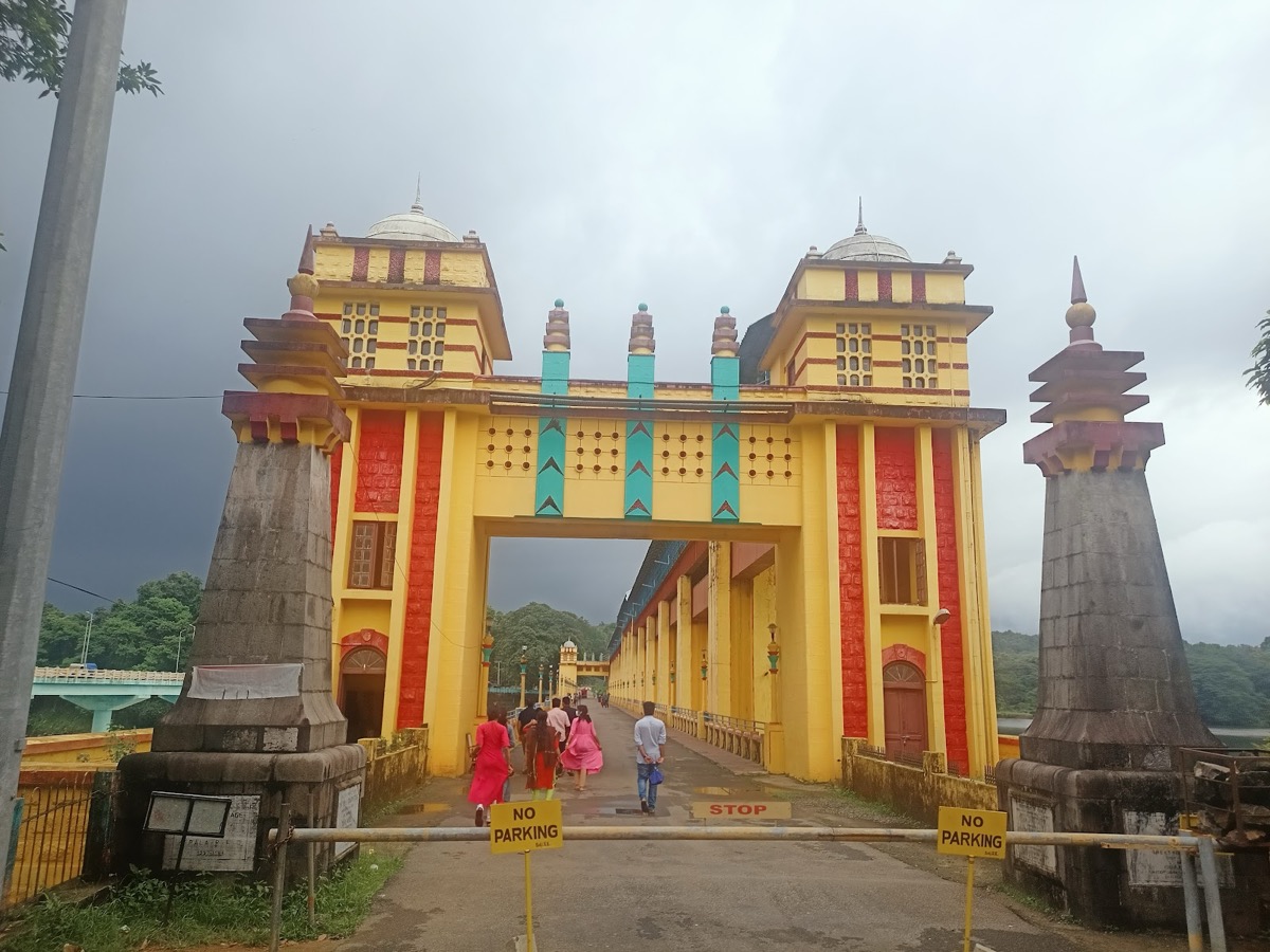 Bhoothathankettu (drive-day stop)