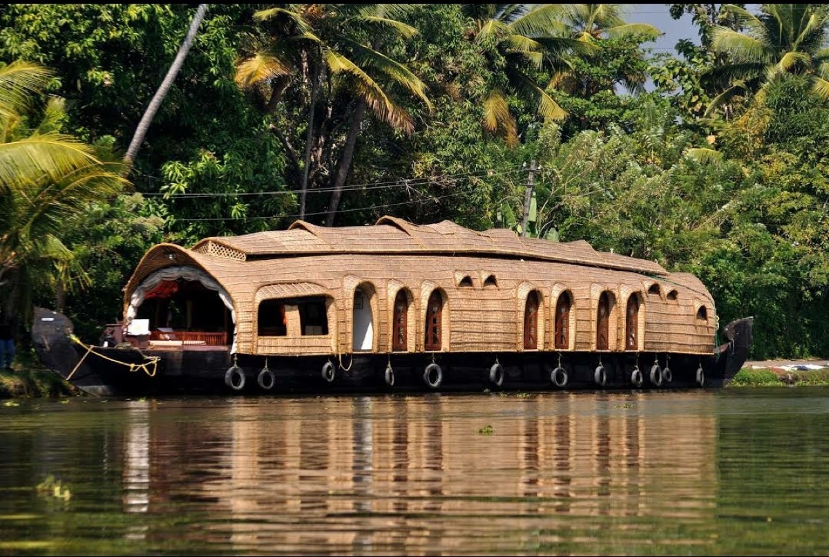Houseboat day cruise (from Punnamada, Alleppey)
