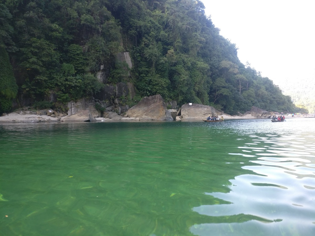 Dawki — the glass-water boat ride