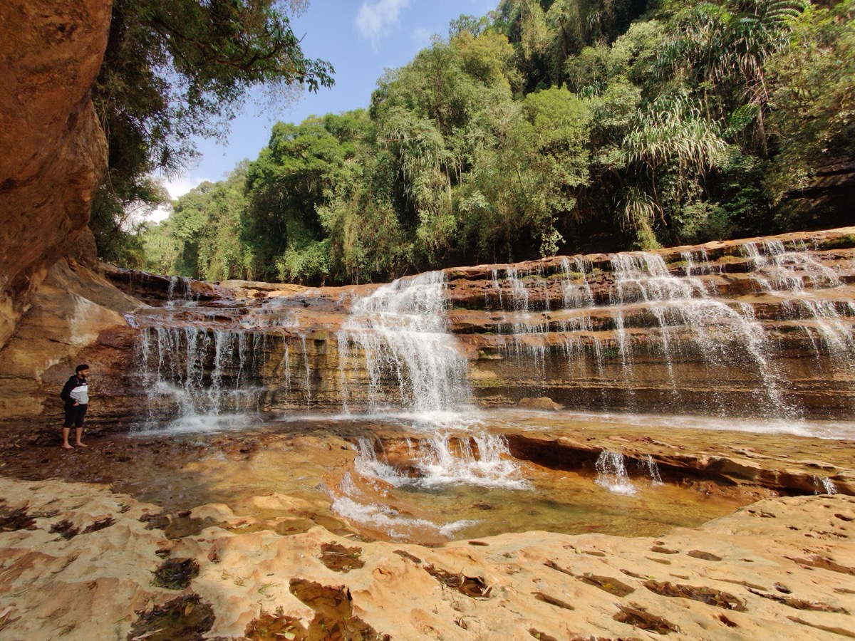 Nohkalikai Falls