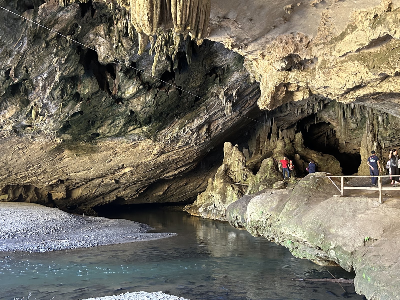 Tham Lod (Nam Lod) Cave
