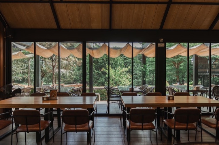 Into the Forest cafe, Khao Thong
